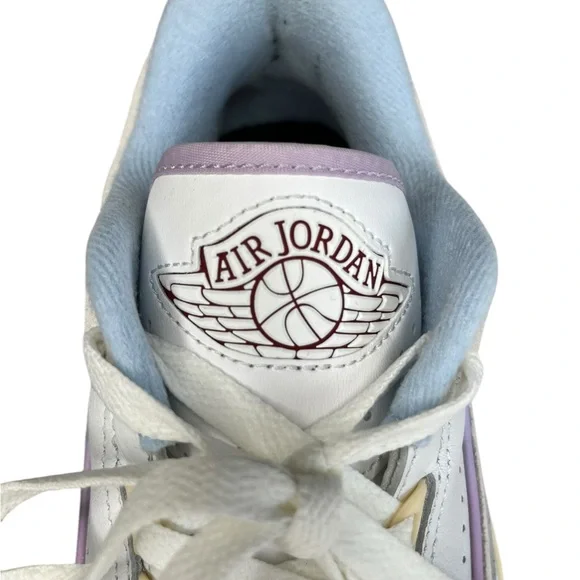 Jordan Women’s White and Blue Sneakers Size 8 - Picture 6 of 10